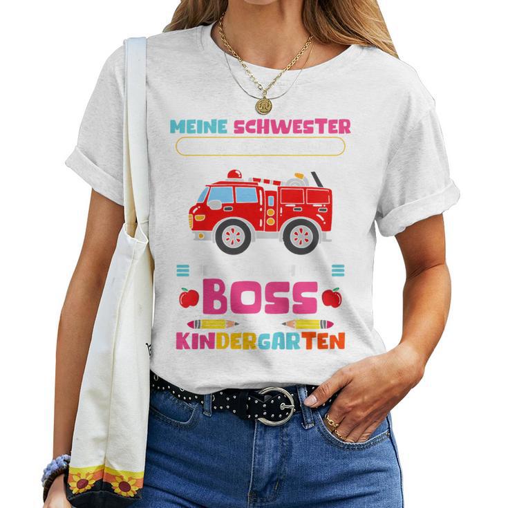 My Sister Goes To School T-shirt Frauen