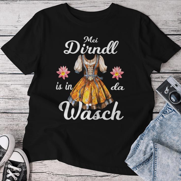 Mei Dirndl Is In Da Wäsch Lausmadl Women's Dirndl Costume T-shirt Frauen Lustige Geschenke