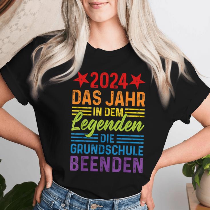 2024 Das Jahr In Dem Leggenden Die Grundschule Beenden T-shirt Frauen Geschenke für Sie