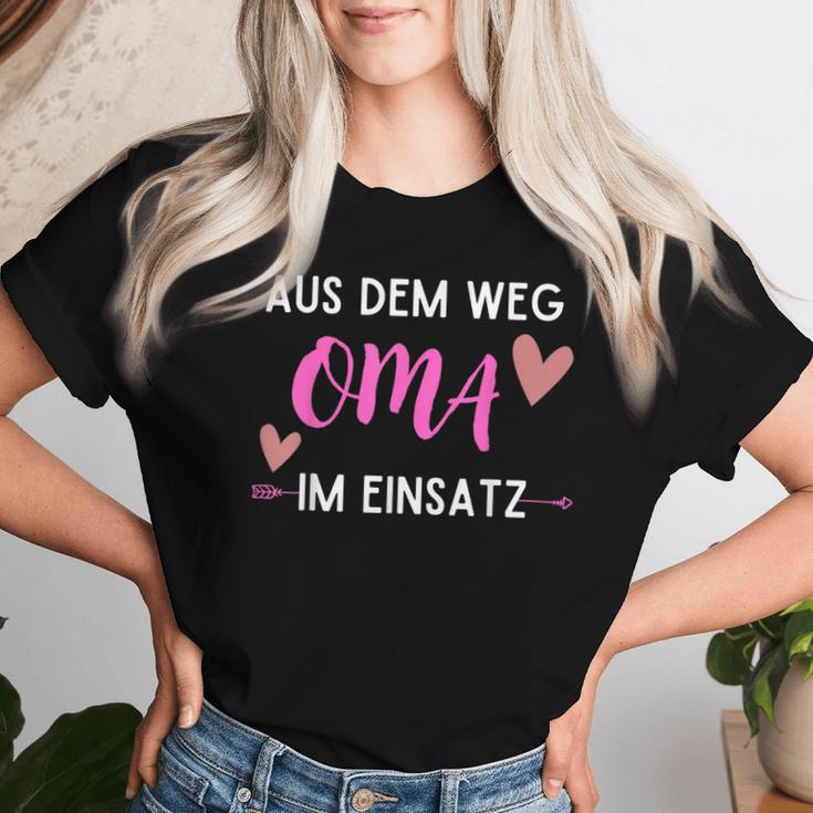 Grandma Aus Dem Weg Oma Im Einsatz T-shirt Frauen Geschenke für Sie