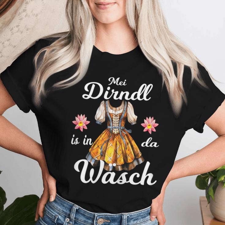 Mei Dirndl Is In Da Wäsch Lausmadl Women's Dirndl Costume T-shirt Frauen Geschenke für Sie