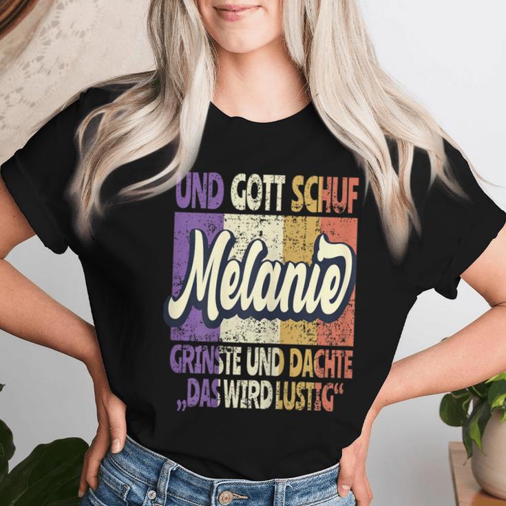 Women's Name Melanie Saying And Gott Schuf Melanie S T-shirt Frauen Geschenke für Sie