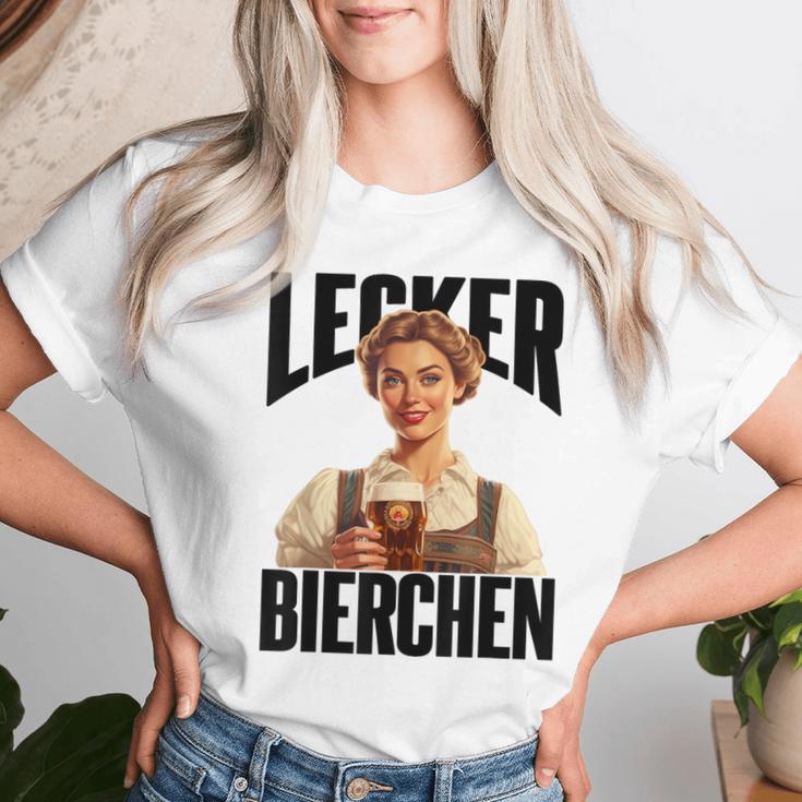 Lecker Bierchen Women's T-shirt Frauen Geschenke für Sie