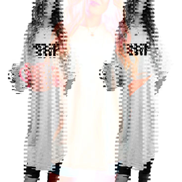 Estilo Militar De Plantilla Donald Trump 2024 Camiseta extragrande cómoda para mujer