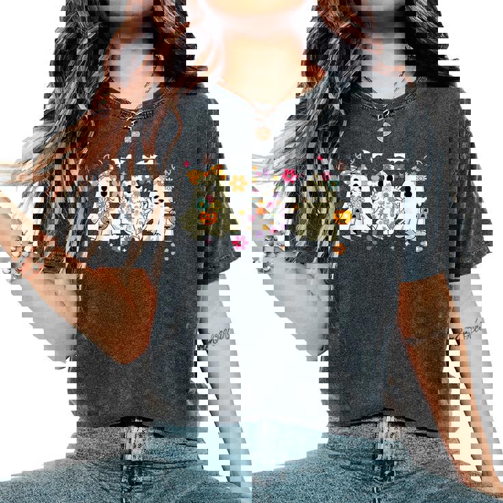 Cute Ghost Groovy Vintage Halloween Spooky Season Floral Women's Oversized Comfort T-Shirt