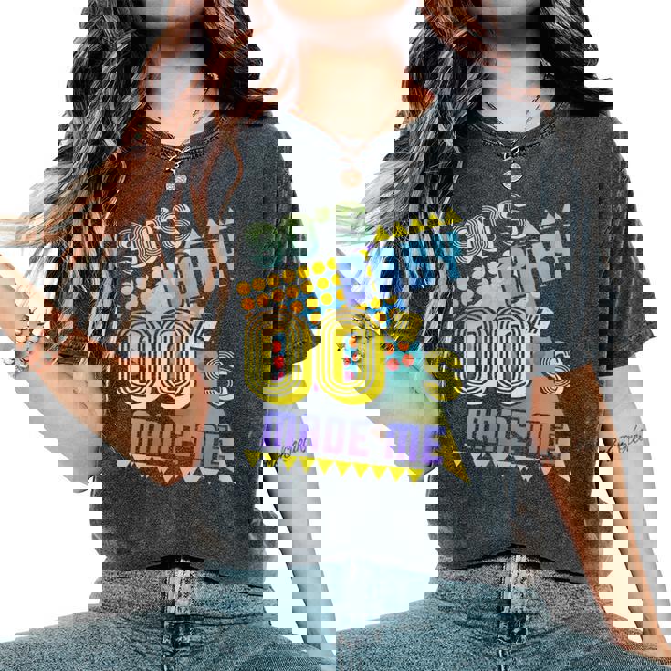 Fiesta De Los 90 Baby 00 Made Me Retrointage Nostalgia De Los 90 Cuello Camiseta extragrande cómoda para mujer
