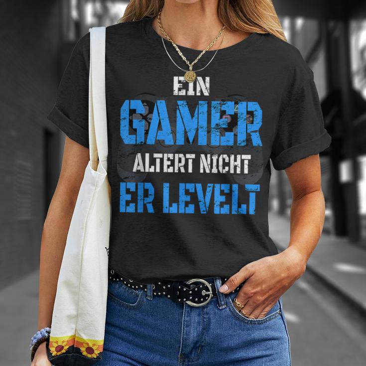 Console Player Ein Gamer Alter Nicht Er Levelt T-Shirt Geschenke für Sie