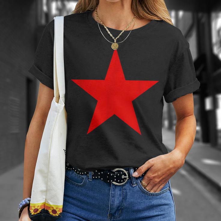 Diseño De Estrella Roja De 5 Puntos Estrella Roja Camiseta unisex Regalos para ella