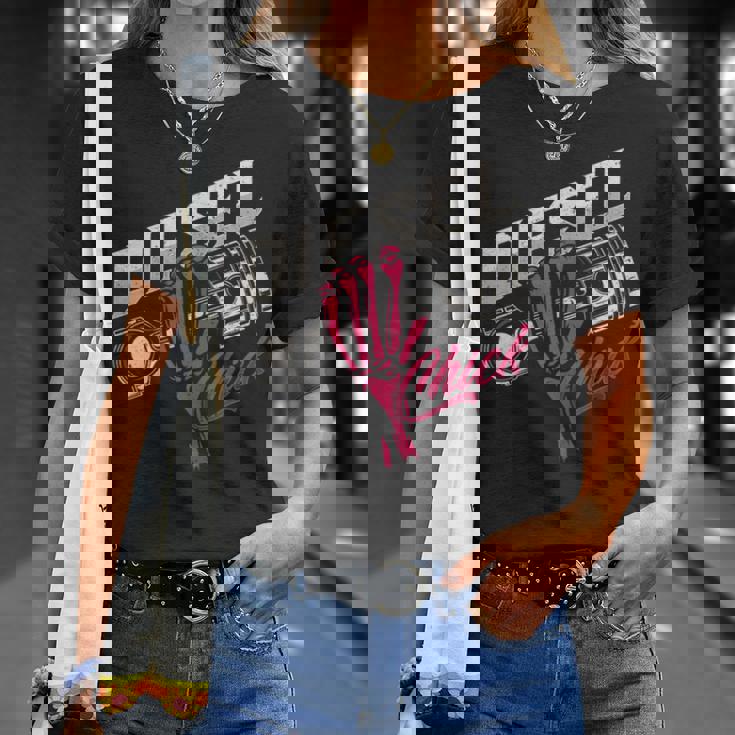 Donna Diesel Pulcino Camionista Autostrada Camion Conducente Asfalto Cowboy Maglietta Regalos para ella