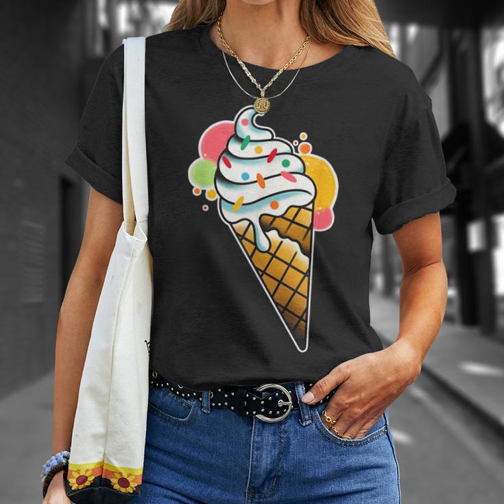 Eistüte Mit Streuseln Waffelkegel T-Shirt Geschenke für Sie