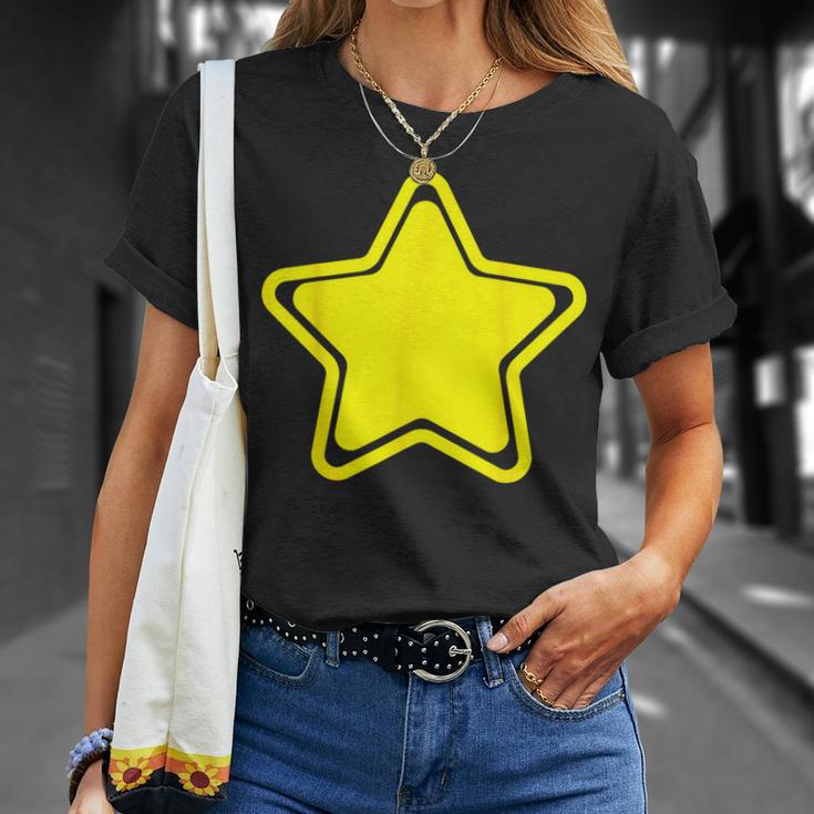 Estrella Amarilla Grande Con Borde Estrella Amarilla Camiseta unisex Regalos para ella