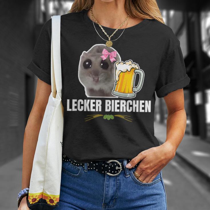 Hamsti Tasty Beer Sad Hamster Meme Lustiger Hamster T-Shirt Geschenke für Sie