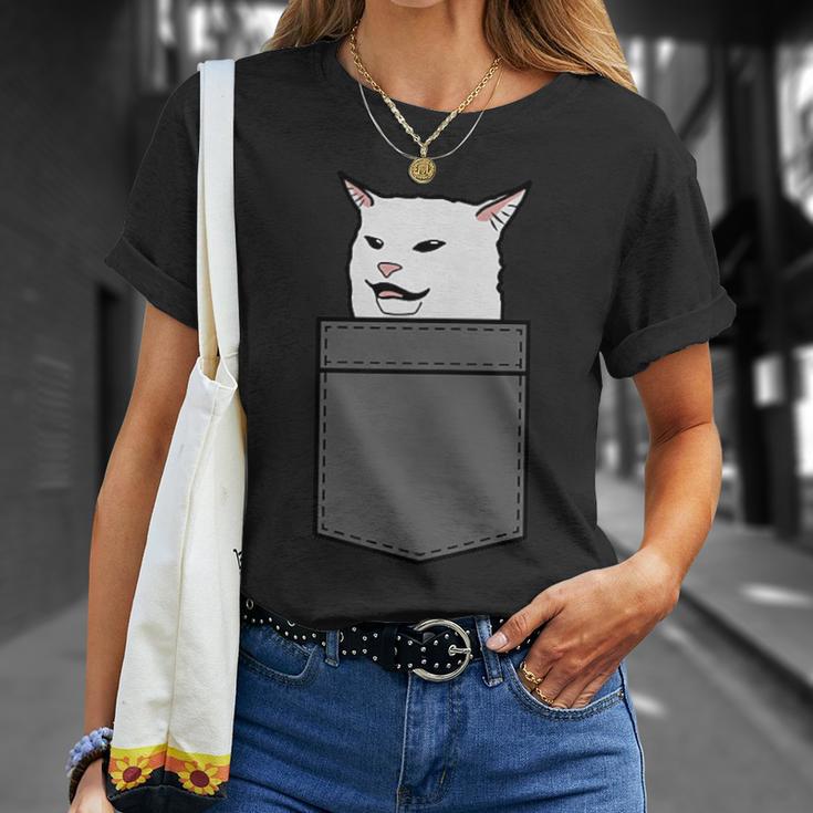 Meme Cat In Bag T-Shirt Geschenke für Sie