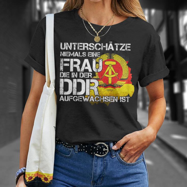 Ossi Women's Underschätze Niemal Ein Frau Aus Der Ddr Ostalgie T-Shirt Geschenke für Sie