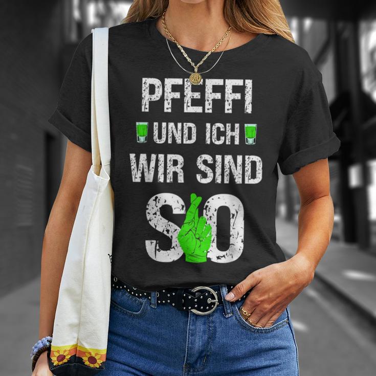 Pfeffi Und Ich Wir Sind So Peppermint Liqueur Costume T-Shirt Geschenke für Sie