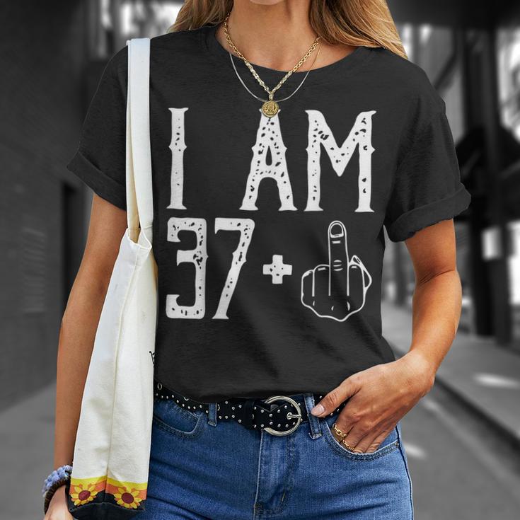 Soy 37 Plus Dedo Medio Im 37 Más 1 Dedo Medio Es Camiseta unisex Regalos para ella