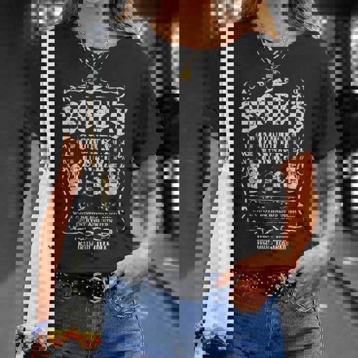 Vintage Bob's Country Bunker Nous Avons Les Deux Types De Musique T-Shirt Cadeaux pour elle