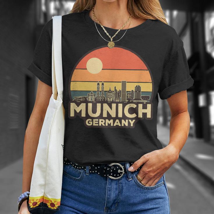 Vintage Munich Skyline T-Shirt Geschenke für Sie