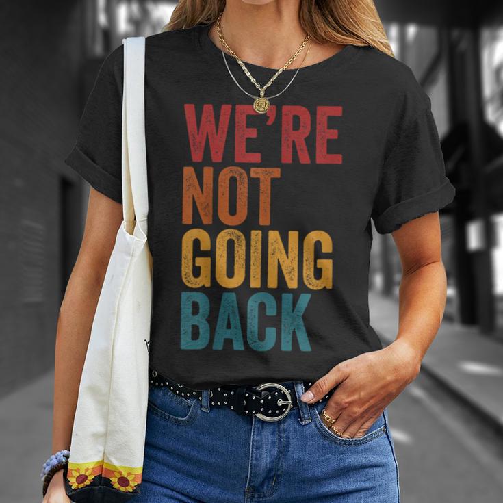 Wir Gehen Nicht Zurückintage Distressed Kamala Harris 2024 T-Shirt Geschenke für Sie