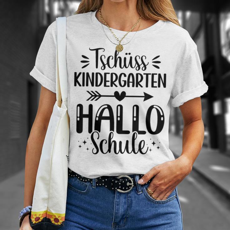 Children's School Child 2024 Tschüss Kindergarten Hello School First Day At School T-Shirt Geschenke für Sie