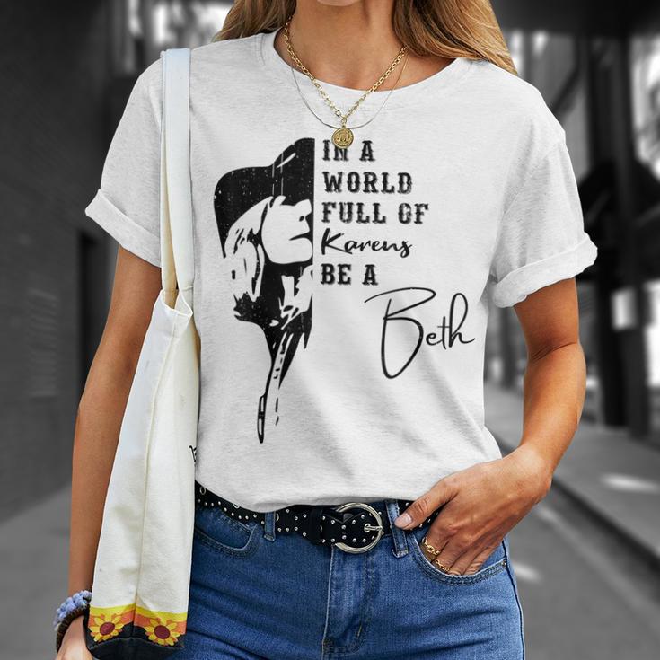 Ladies In A World Full Of Karens Be A Bethintage T-Shirt Geschenke für Sie