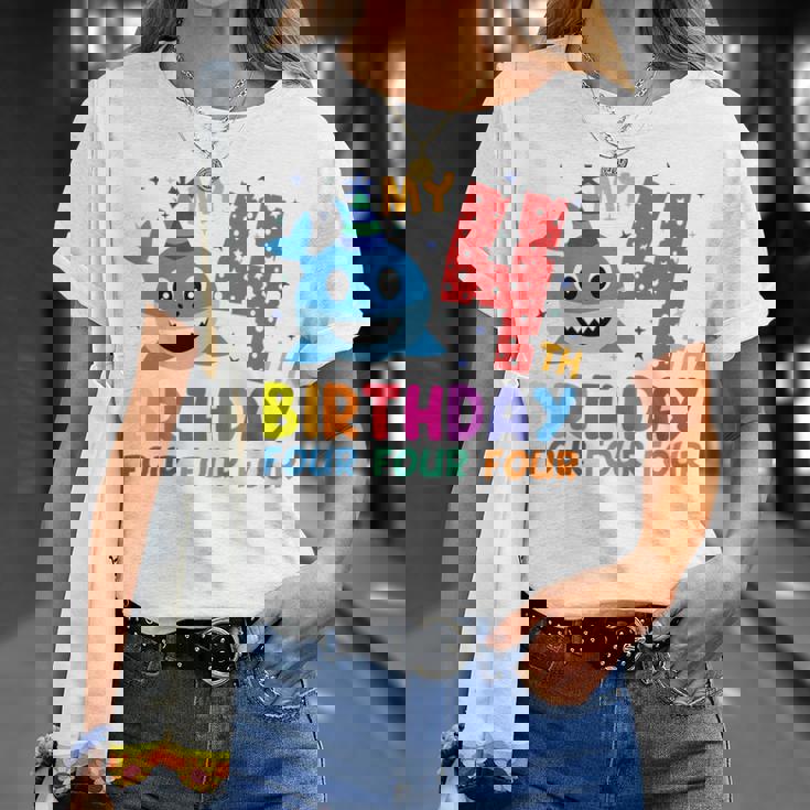Niños My 4Th Birthday Diseño De Tiburón Para Niños Camiseta unisex Regalos para ella