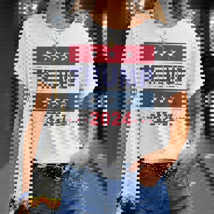 S Trump 2024 Elecciones Estadounidenses Estados Unidos Regresa A Las Elecciones Camiseta unisex Regalos para ella
