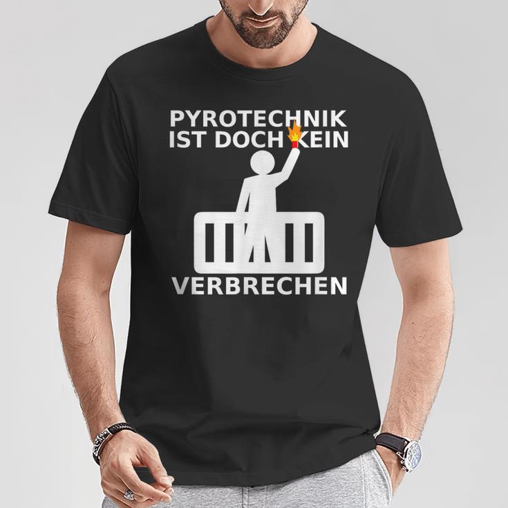 Pyrotechnik Ist Doch Keinerbrechen Balkon Ultra Meme T-Shirt Lustige Geschenke