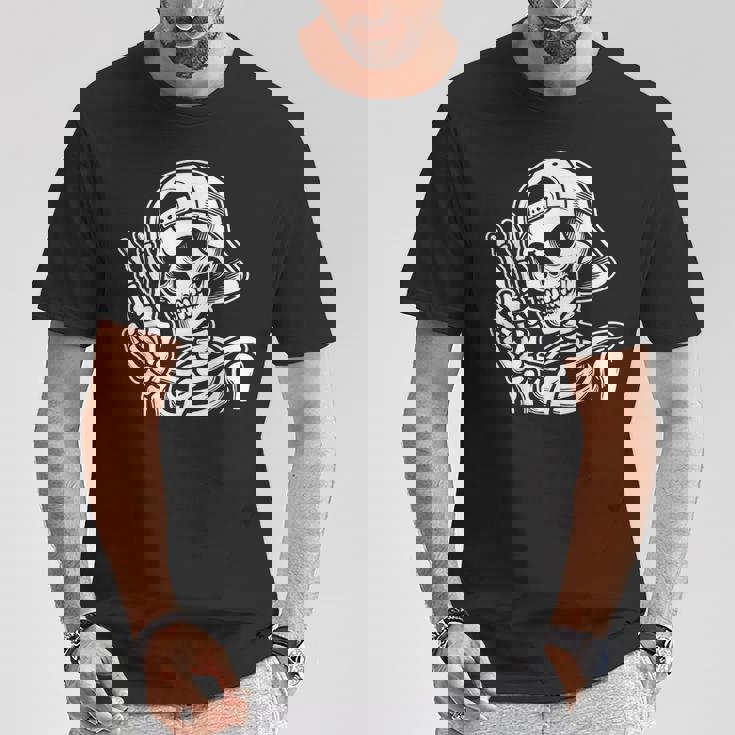 Skeleton Hand Peace Sign Retro Halloween Skeleton Hand Sign T-Shirt Unique Gifts