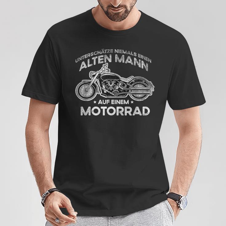 Unterschatz Niemals Eine Alte Mann Auf Einem Motorrad Ger T-Shirt Lustige Geschenke