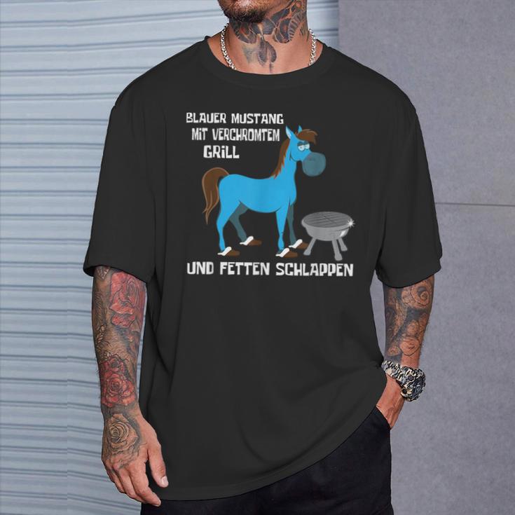 Blauer Mustang Miterchromtem Grill Und Fetten Schlappen T-Shirt Geschenke für Ihn