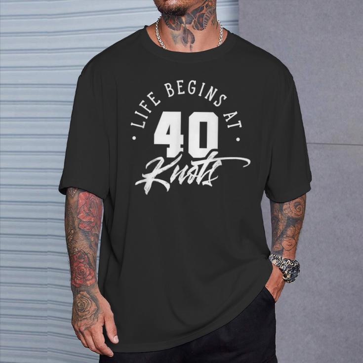 Das Leben Beginnt Bei 40 Knots Kitesurfing Kitesurfer Kitesurf T-Shirt Geschenke für Ihn