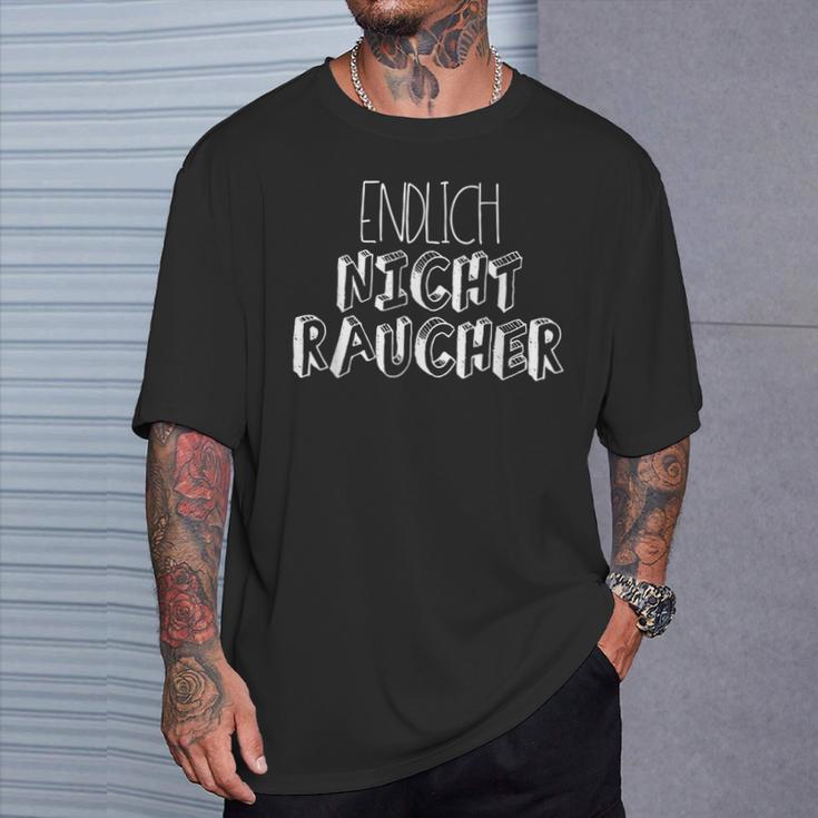 Endlich Nichsmoucher For All Former Smokers T-Shirt Geschenke für Ihn