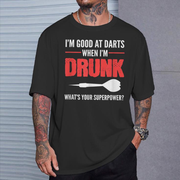 Gut In Darts Alkoholische Person T-Shirt Geschenke für Ihn