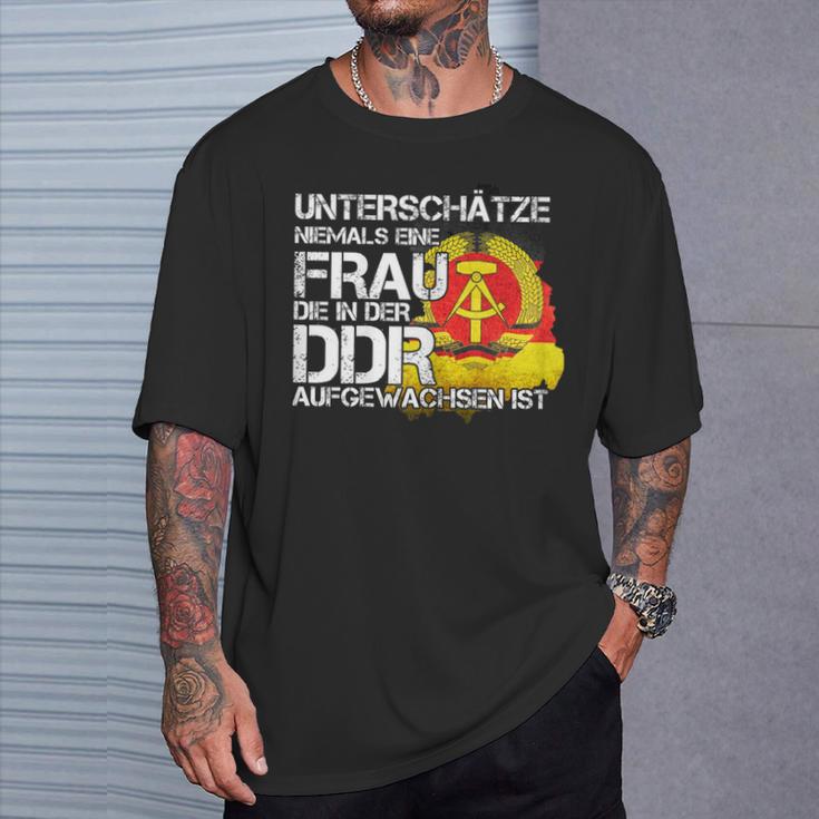 Ossi Women's Underschätze Niemal Ein Frau Aus Der Ddr Ostalgie T-Shirt Geschenke für Ihn