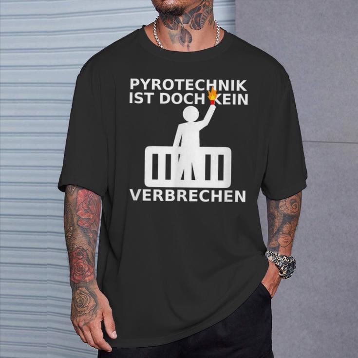 Pyrotechnik Ist Doch Keinerbrechen Balkon Ultra Meme T-Shirt Geschenke für Ihn