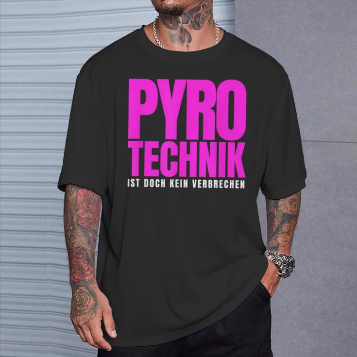 Pyrotechnik Ist Doch Keinerbrechen Hüftgold Eggers Outfit T-Shirt Geschenke für Ihn