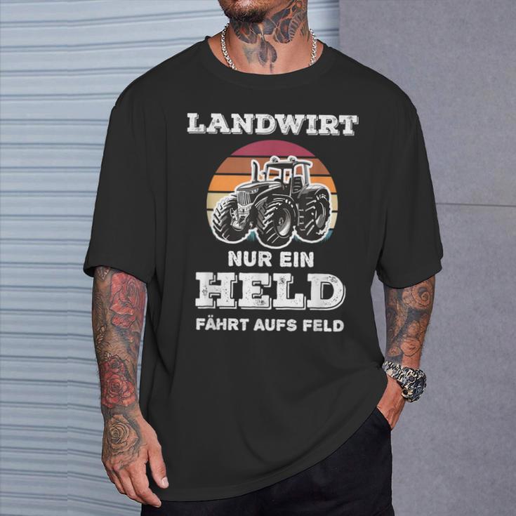 Trktor Nur Ein Held Fahrt Auf S Feld T-Shirt Geschenke für Ihn