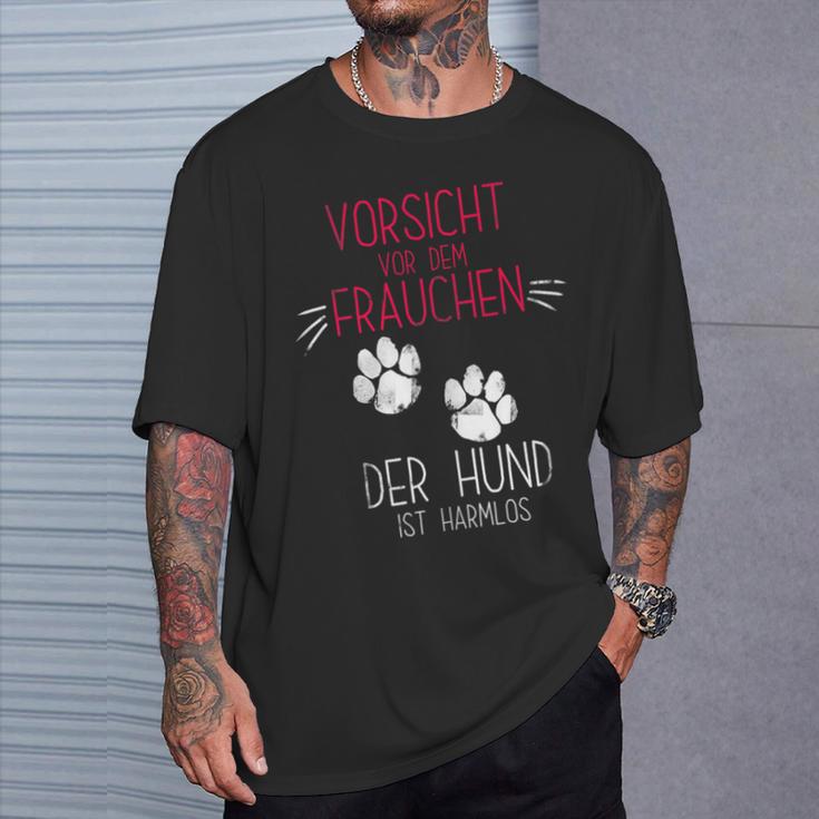 Vorsichtor Dem Frauchen Der Hund Ist Harmlos Gassi T-Shirt Geschenke für Ihn