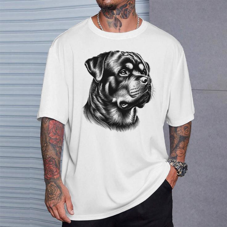 Stolzer Rottweiler Kopf Im Zeichenstil Auf Brust T-Shirt Geschenke für Ihn