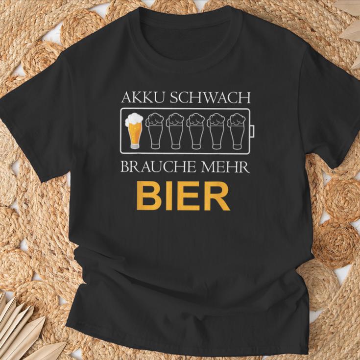 Akku Schwach Brauche Mehr Bier T-Shirt Geschenke für alte Männer