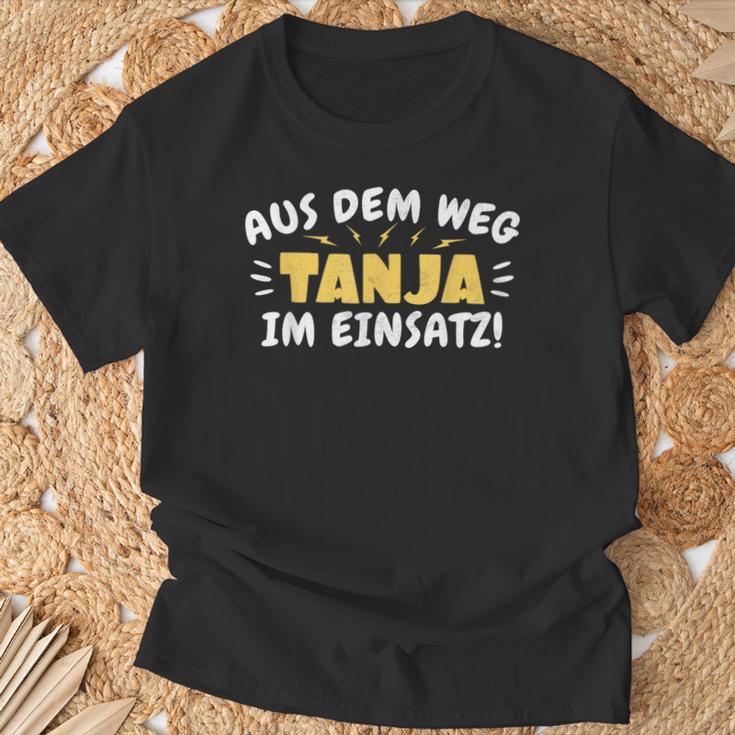 Aus Dem Weg Tanja Im Einsatz T-Shirt Geschenke für alte Männer