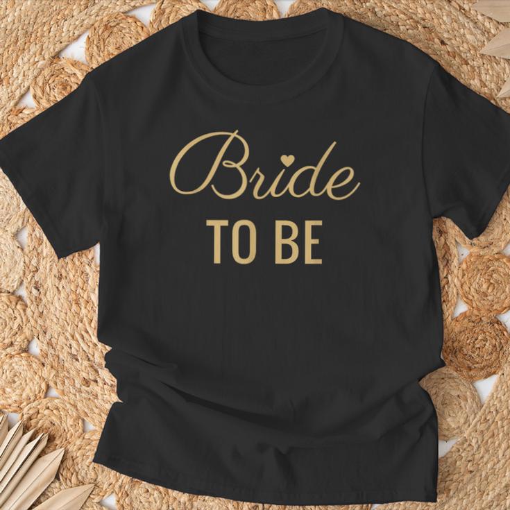 Bride To Be Golden Lettering And Heart Wedding And BrideT-Shirt Geschenke für alte Männer