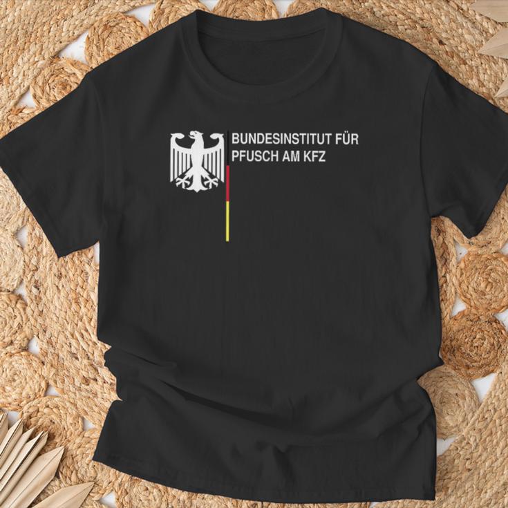 Bundesinstitut Für Pfusch Am Kfz T-Shirt Geschenke für alte Männer