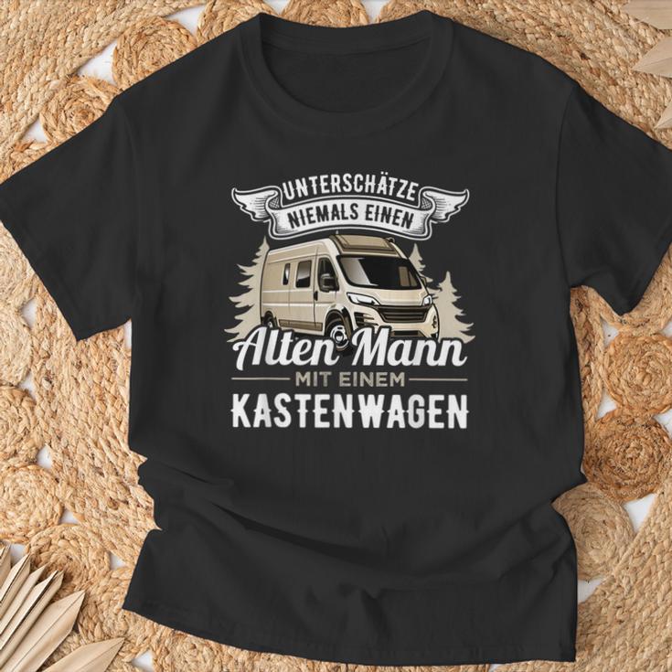 With Camper Underschatz Niemals Eine Alte Mann Mit Boxan T-Shirt Geschenke für alte Männer