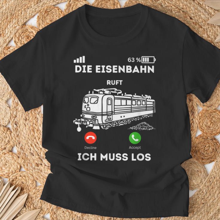 Die Eisenbahn Ruft Ich Muss Los Lokführer T-Shirt Geschenke für alte Männer