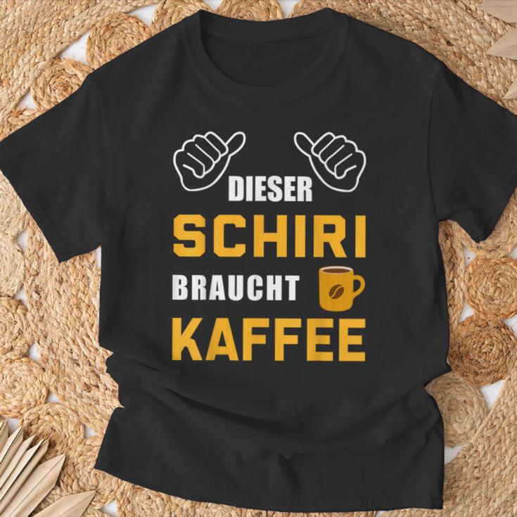 Dieser Schiri Needs Coffee Referee Referee Schiri T-Shirt Geschenke für alte Männer