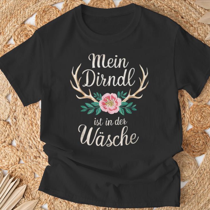 Dirndl Replacement Mein Dirndl Ist In Der Wäsche T-Shirt Geschenke für alte Männer