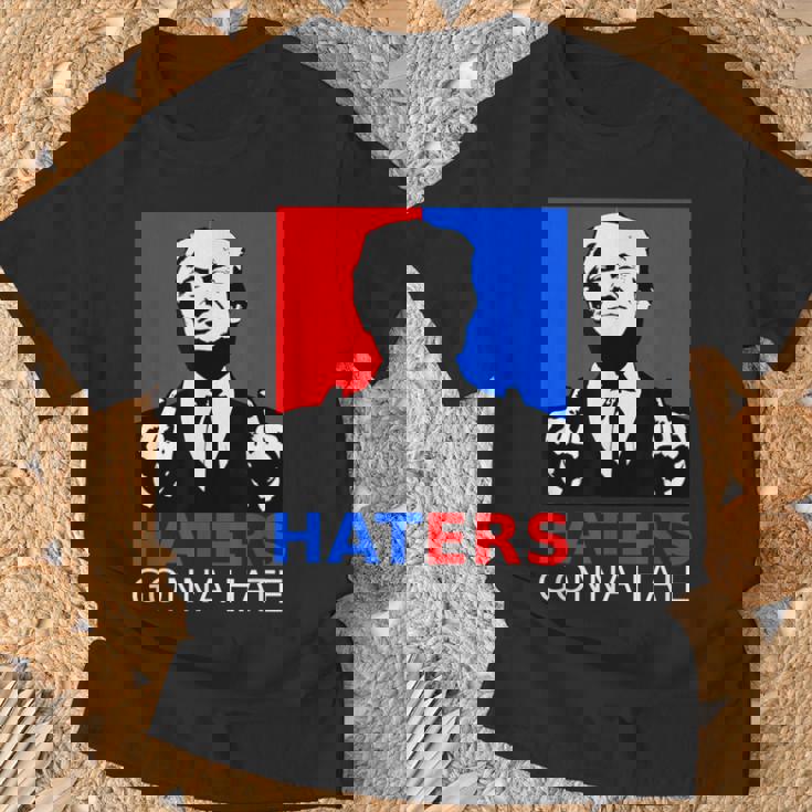 Donald Trump Dedo Medio Arte De La Sátira Trump Regalo Camiseta unisex Regalos para ancianos