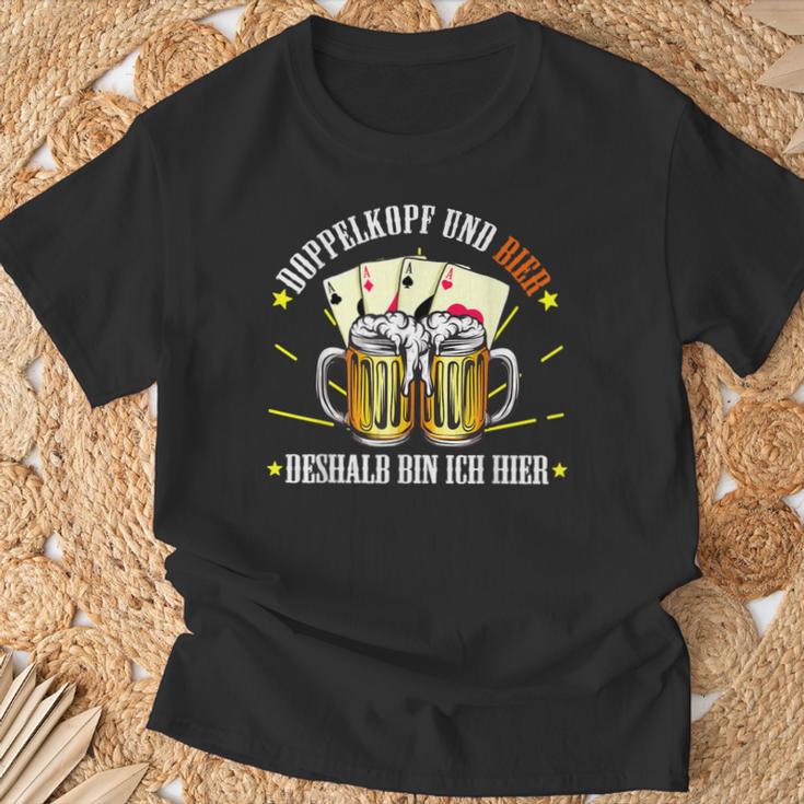 Doppelkopf And Bier Deshalb Bin Ich Hier Doppelkopf T-Shirt Geschenke für alte Männer